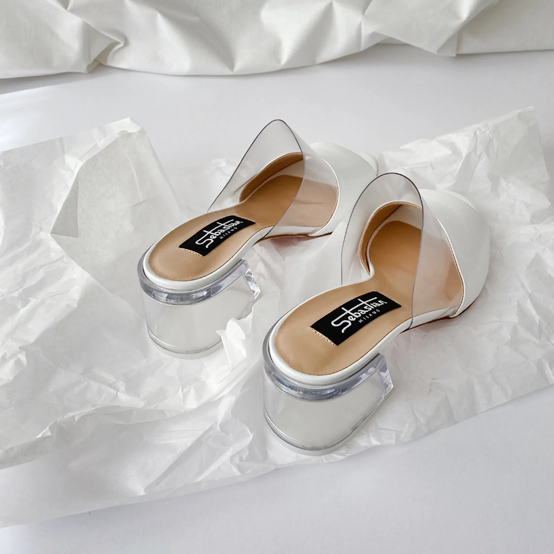 Product photography woven round bag